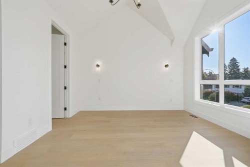 2412 29 Avenue Sw, Calgary, AB - Indoor Photo Showing Other Room