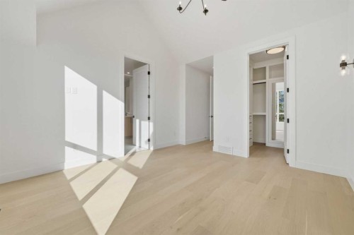 2412 29 Avenue Sw, Calgary, AB - Indoor Photo Showing Other Room