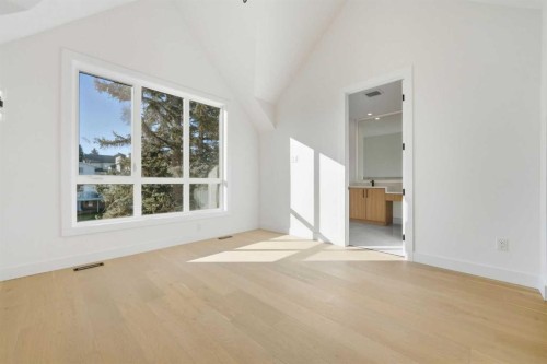 2412 29 Avenue Sw, Calgary, AB - Indoor Photo Showing Other Room