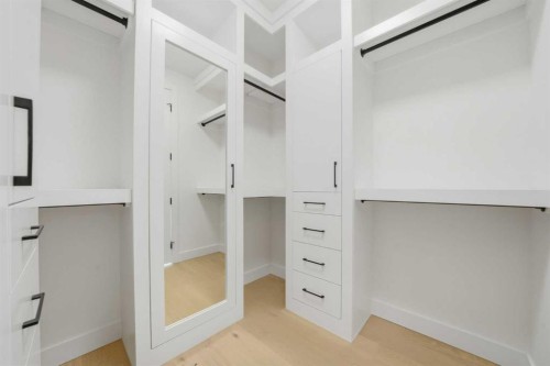 2412 29 Avenue Sw, Calgary, AB - Indoor