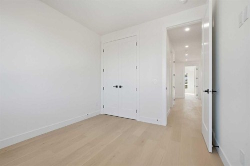 2412 29 Avenue Sw, Calgary, AB - Indoor Photo Showing Other Room