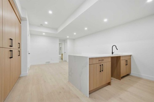 2412 29 Avenue Sw, Calgary, AB - Indoor Photo Showing Other Room