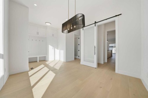 2412 29 Avenue Sw, Calgary, AB - Indoor Photo Showing Other Room