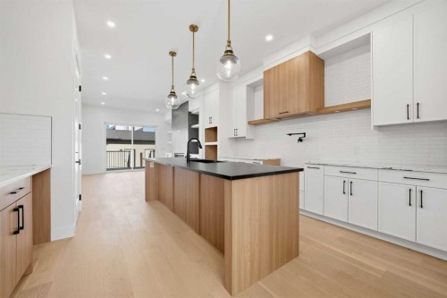 2412 29 Avenue Sw, Calgary, AB - Indoor Photo Showing Kitchen With Upgraded Kitchen