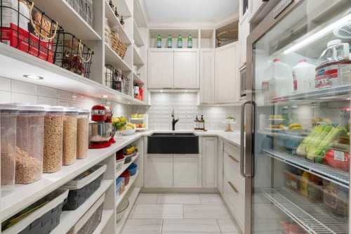 30 Dunes Drive, Desert Blume, AB - Indoor Photo Showing Kitchen With Double Sink With Upgraded Kitchen