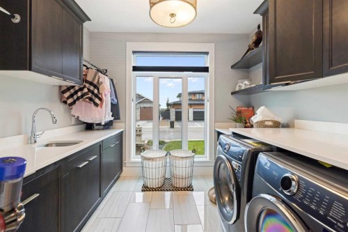 30 Dunes Drive, Desert Blume, AB - Indoor Photo Showing Laundry Room