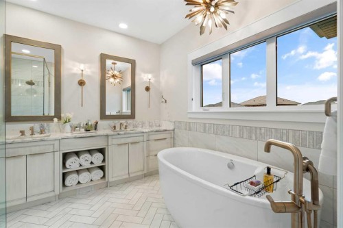 30 Dunes Drive, Desert Blume, AB - Indoor Photo Showing Bathroom