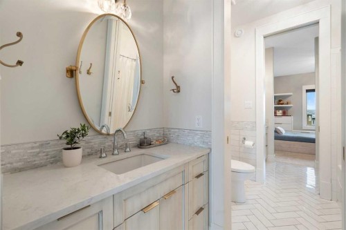 30 Dunes Drive, Desert Blume, AB - Indoor Photo Showing Bathroom