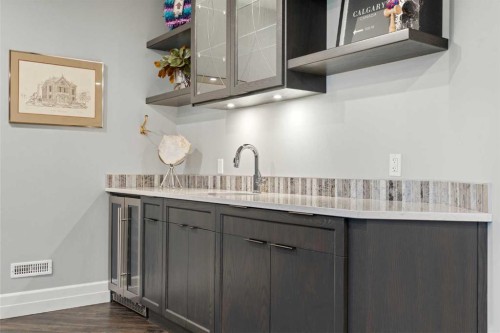 30 Dunes Drive, Desert Blume, AB - Indoor