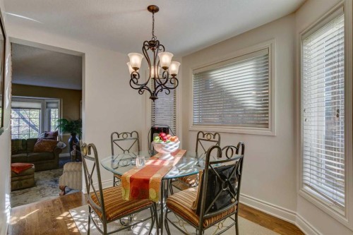 1302 Frontenac Avenue Sw, Calgary, AB - Indoor Photo Showing Dining Room