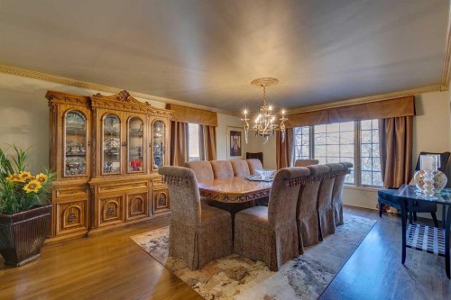 1302 Frontenac Avenue Sw, Calgary, AB - Indoor Photo Showing Dining Room