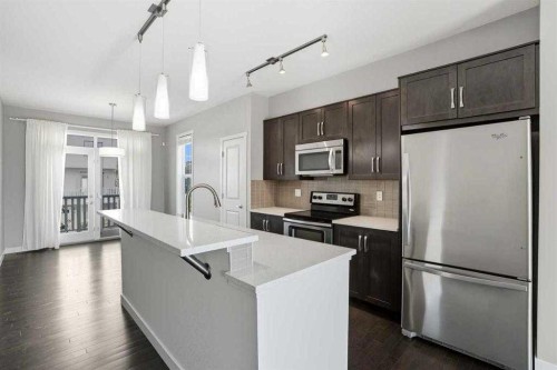 22 Nolan Hill Gate Nw, Calgary, AB - Indoor Photo Showing Kitchen With Upgraded Kitchen