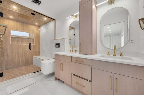 4239 Vauxhall Crescent Nw, Calgary, AB - Indoor Photo Showing Bathroom