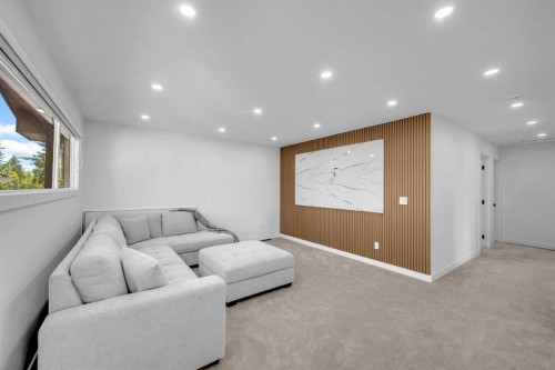 4239 Vauxhall Crescent Nw, Calgary, AB - Indoor