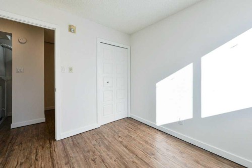 204-2220 16A Street Sw, Calgary, AB - Indoor Photo Showing Other Room