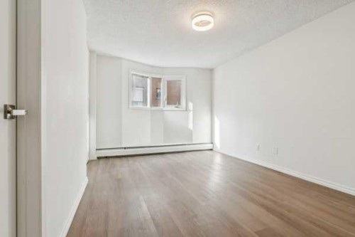 502-1311 15 Avenue Sw, Calgary, AB - Indoor Photo Showing Other Room