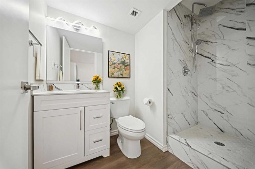 502-1311 15 Avenue Sw, Calgary, AB - Indoor Photo Showing Bathroom