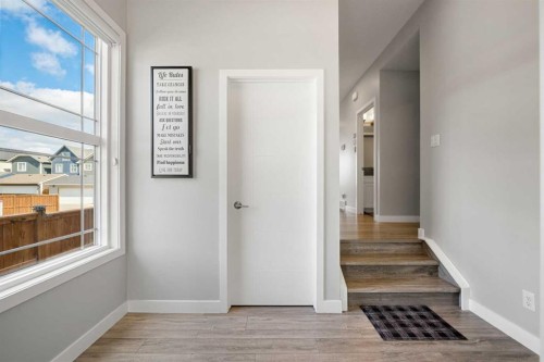212 Magnolia Heath Se, Calgary, AB - Indoor Photo Showing Other Room