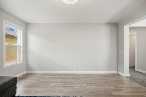 212 Magnolia Heath Se, Calgary, AB - Indoor Photo Showing Other Room