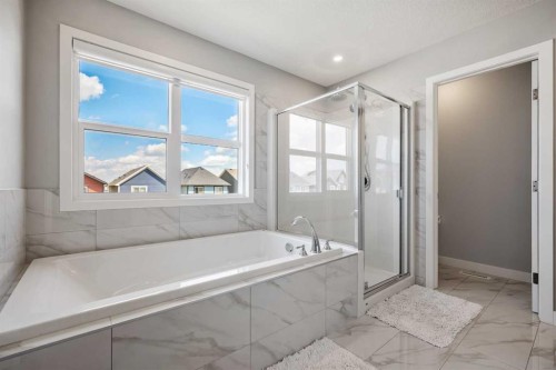 212 Magnolia Heath Se, Calgary, AB - Indoor Photo Showing Bathroom