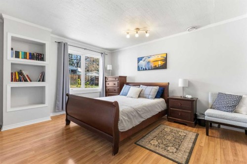 1036 17 Street Ne, Calgary, AB - Indoor Photo Showing Bedroom
