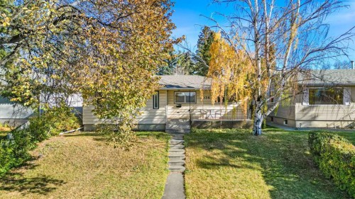 1036 17 Street Ne, Calgary, AB - Outdoor