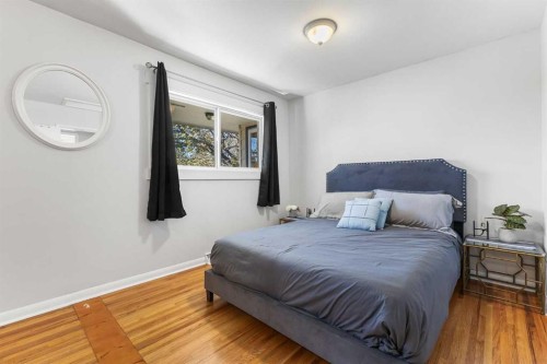 1036 17 Street Ne, Calgary, AB - Indoor Photo Showing Bedroom