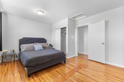 1036 17 Street Ne, Calgary, AB - Indoor Photo Showing Bedroom