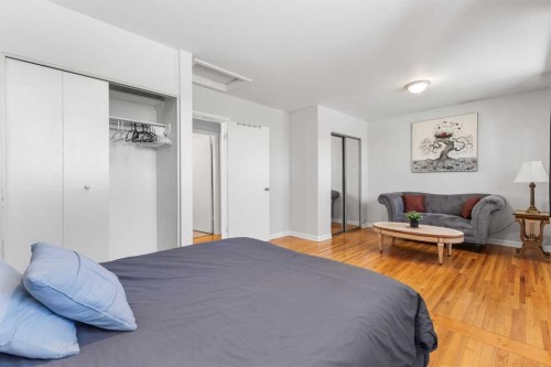 1036 17 Street Ne, Calgary, AB - Indoor Photo Showing Bedroom