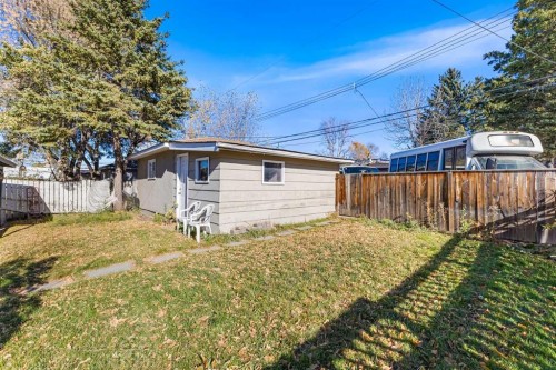 1036 17 Street Ne, Calgary, AB - Outdoor