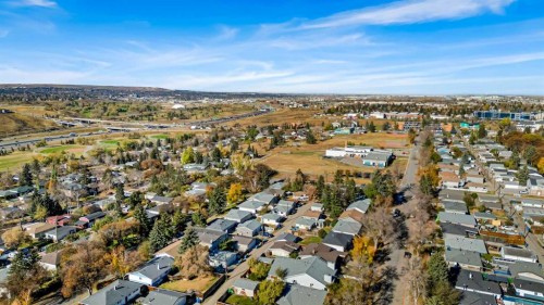1036 17 Street Ne, Calgary, AB - Outdoor With View