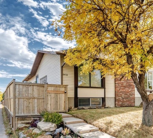 8432 Berkley Road Nw, Calgary, AB - Outdoor