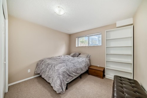 8432 Berkley Road Nw, Calgary, AB - Indoor Photo Showing Bedroom