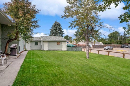 1123 Mckinnon Drive Ne, Calgary, AB - Outdoor