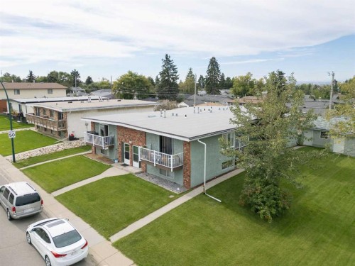 1123 Mckinnon Drive Ne, Calgary, AB - Outdoor