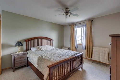 1656 Strathcona Gate, Strathmore, AB - Indoor Photo Showing Bedroom