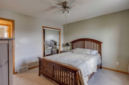1656 Strathcona Gate, Strathmore, AB - Indoor Photo Showing Bedroom
