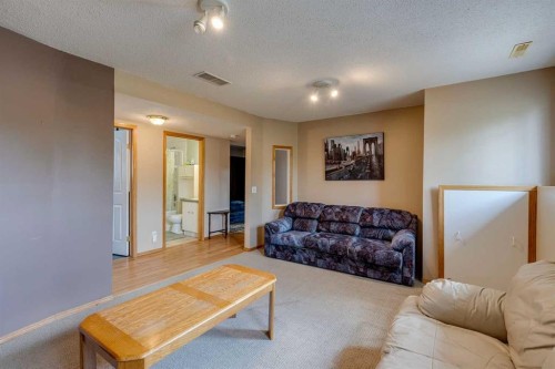 1656 Strathcona Gate, Strathmore, AB - Indoor Photo Showing Living Room