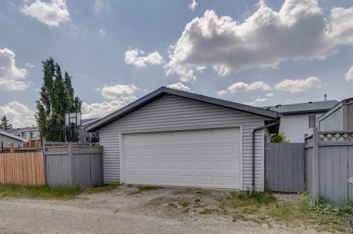 1656 Strathcona Gate, Strathmore, AB - Outdoor