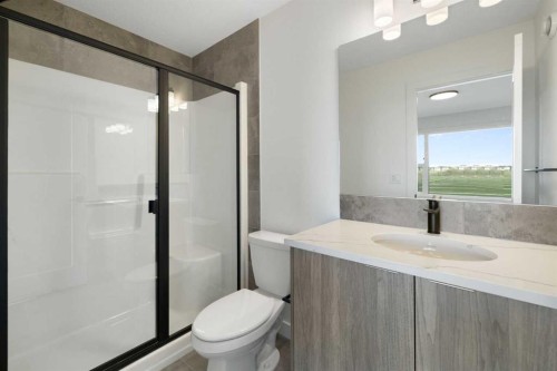 215 Belvedere Avenue Se, Calgary, AB - Indoor Photo Showing Bathroom