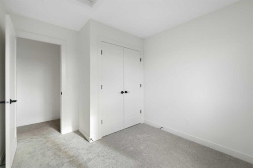 215 Belvedere Avenue Se, Calgary, AB - Indoor Photo Showing Other Room