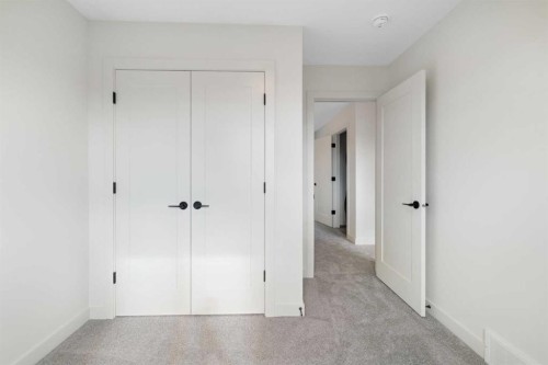 215 Belvedere Avenue Se, Calgary, AB - Indoor Photo Showing Other Room