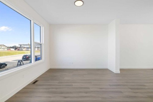 215 Belvedere Avenue Se, Calgary, AB - Indoor Photo Showing Other Room