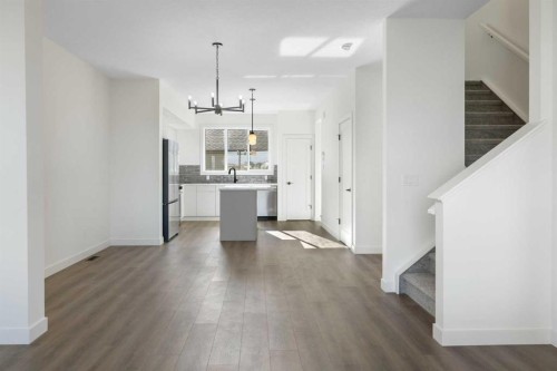 215 Belvedere Avenue Se, Calgary, AB - Indoor Photo Showing Kitchen