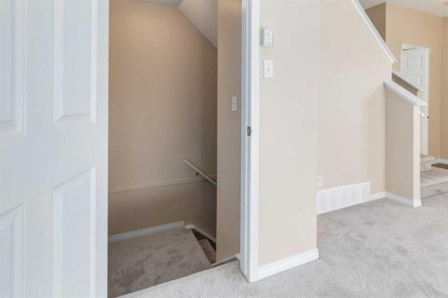 344-111 Tarawood Lane Ne, Calgary, AB - Indoor Photo Showing Other Room