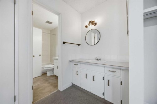 8-803 Varsity Estates Drive Nw, Calgary, AB - Indoor Photo Showing Bathroom