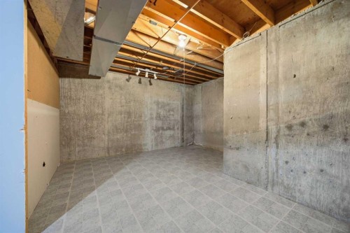 8-803 Varsity Estates Drive Nw, Calgary, AB - Indoor Photo Showing Basement