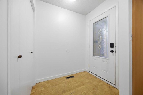 8-803 Varsity Estates Drive Nw, Calgary, AB - Indoor Photo Showing Other Room