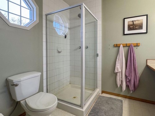 27 Hidden Valley Link Nw, Calgary, AB - Indoor Photo Showing Bathroom