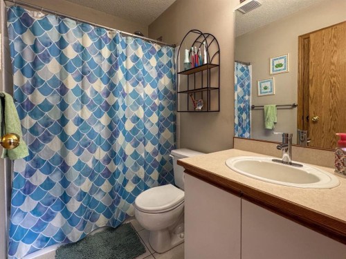 27 Hidden Valley Link Nw, Calgary, AB - Indoor Photo Showing Bathroom